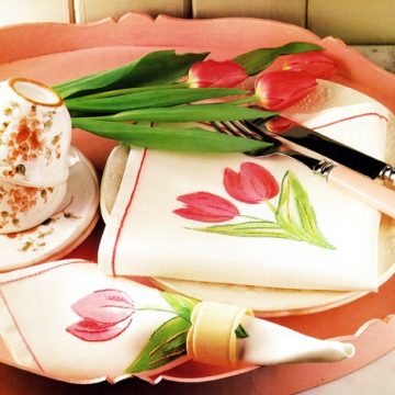 Painted Tulip Napkins in 5 Easy How To-do