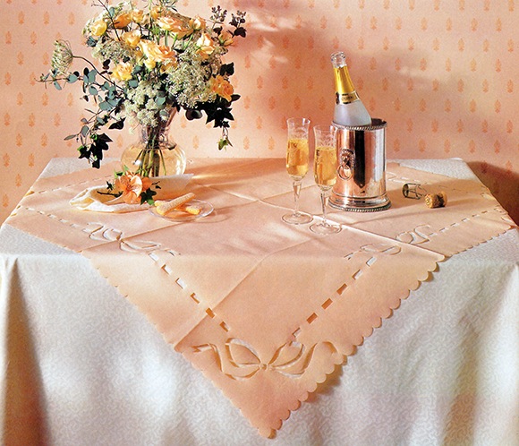 Paper-Tablecloth